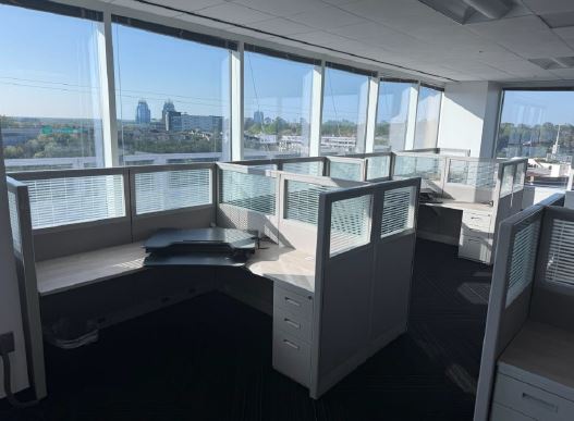 Hyer 6' x 6' 53" H Workstations - Image 2