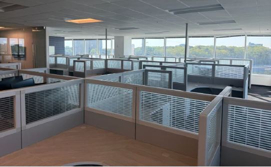 Hyer 6' x 6' 53" H Workstations - Image 3