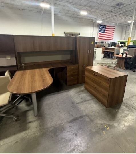 Amber Bullet Top Walnut L-Desks