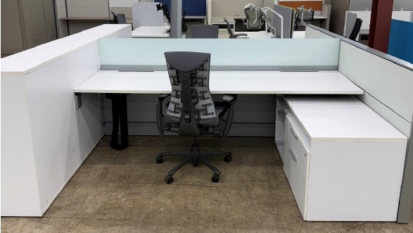 Teknion 8' x 5' Benching Stations