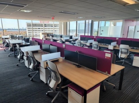 Steelcase 60" W x 28" D Benching Stations - Image 4